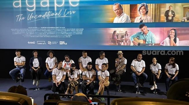 Pemain Agape The Unconditional Love dalam konferensi pers di kawasan MH. Thamrin, Jakarta Pusat pada Jumat, 29 Agustus 2025. [Suara.com/Tiara Rosana]