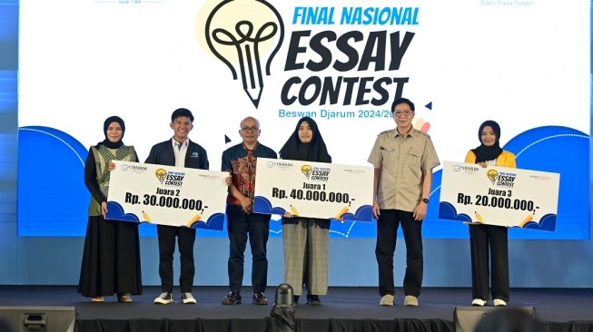 Kompetisi esai. [Instagram]