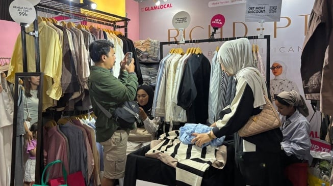 Pengunjung bazar modest fashion di Bandung didatangi para Gen Z (Sumber: Istimewa)