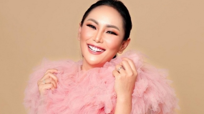 Kalina Oktarani Dulu Kerja Apa? Kini Jualan Es Teler Dimodali sang Anak
