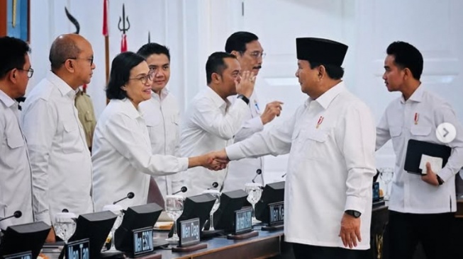 Momen Tegar Sri Mulyani Hadiri Rapat Kabinet Usai Rumahnya Dijarah Massa