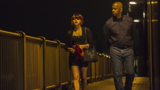 The Equalizer yang dibintangi Denzel Washington dan Chloe Grace Moretz akan tayang Senin (1/9/2025) malam ini pukul 21.00 WIB di Trans TV. [YouTube]