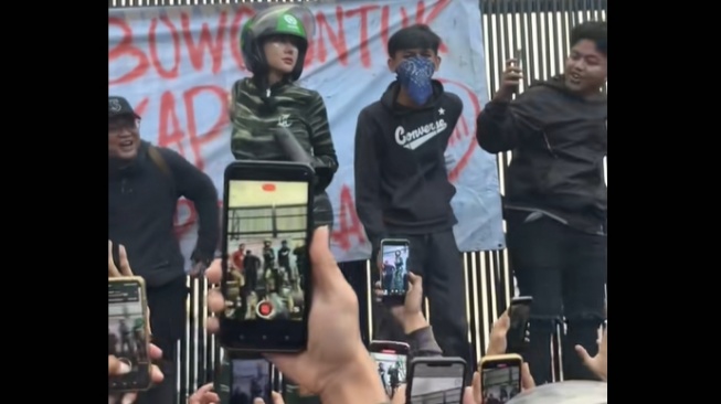 Lucinta Luna ikut demo. (TikTok)