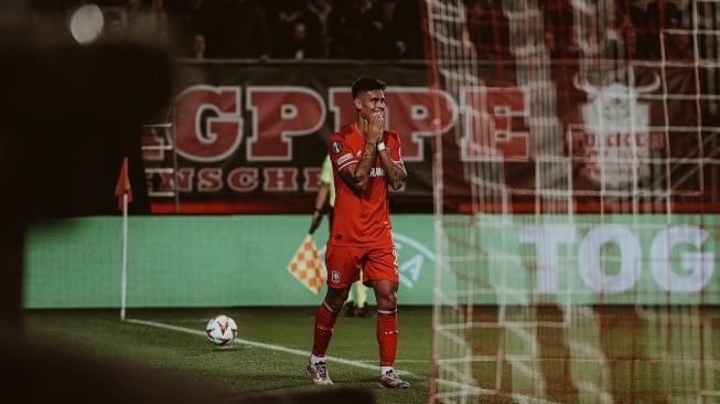 Kronologi Mees Hilgers Batal ke Stade Brest, Terganjal Masalah Teknis Menit Akhir!