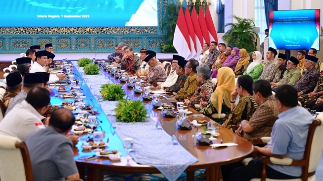 Tokoh lintas agama saat bersilaturahmi dengan Presiden Prabowo di Istana Negara, Jakarta, Senin (1/9/2025). [Biro Pers Sekretariat Presiden]