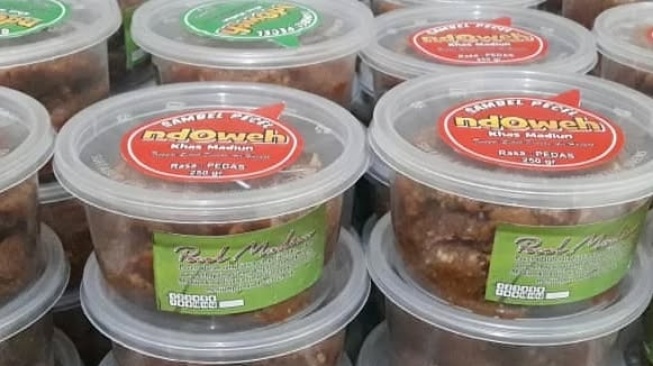 Sambel Pecel Ndoweh, turunan dari bisnis nasi pecel Dwi Rinawati yang memperoleh pendanaan usaha Ultra Mikro (UMi) dari BRI (Dok: BRI)