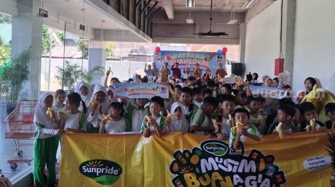 Pilih Buah Lokal: Cara Asik Tanamkan Kebiasaan Makan Sehat untuk Anak Sejak Dini