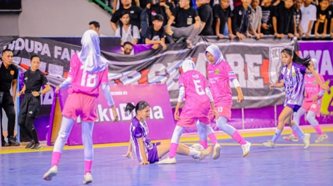 Futsal Nggak Kenal Gender: Perempuan Juga Bisa Jadi Bintang Lapangan