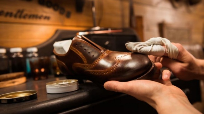 Rekomendasi 7 Parfum Sepatu Terbaik untuk Mengatasi Bau Tak Sedap dan Jamur