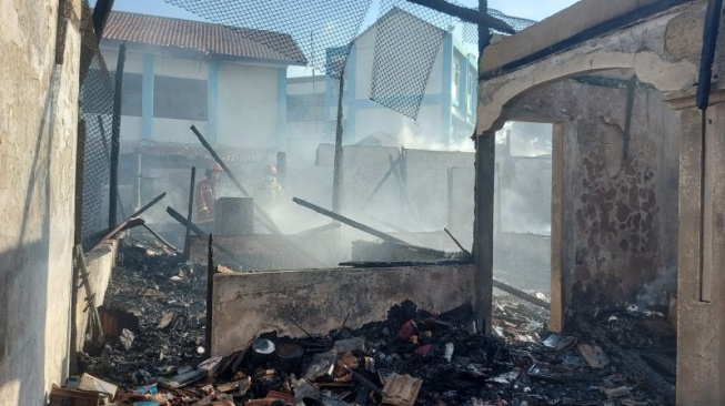 Kebakaran Hebat Landa Asrama Polsek Serpong, 20 Rumah Ludes Berawal dari Satu Hunian Kosong