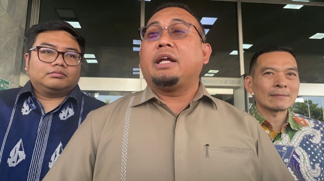 Dasco Utus Andre Rosiade Cs Hadapi Gelombang Demo Baru di Senayan