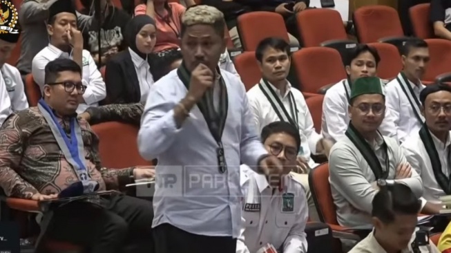 Audiensi Sempat Panas, Mahasiswa Desak Pimpinan DPR Telepon Kapolri Bebaskan Massa Aksi!