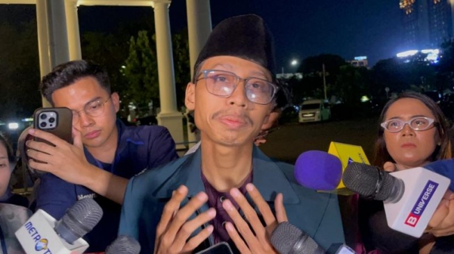 Perwakilan Aliansi BEM PTNU Muhammad Raihan saat akan beraudiensi di Istana Kepresidenan Jakarta, Kamis (4/9/2025). [Suara.com/Novian] 