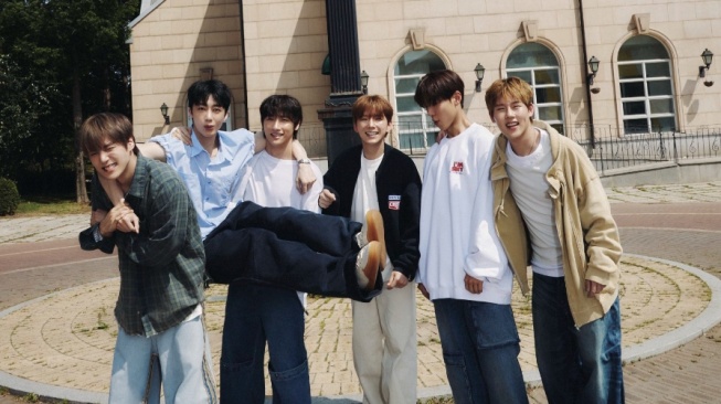 N the Front oleh Monsta X: Mendobrak Batasan Demi Mengejar Mimpi