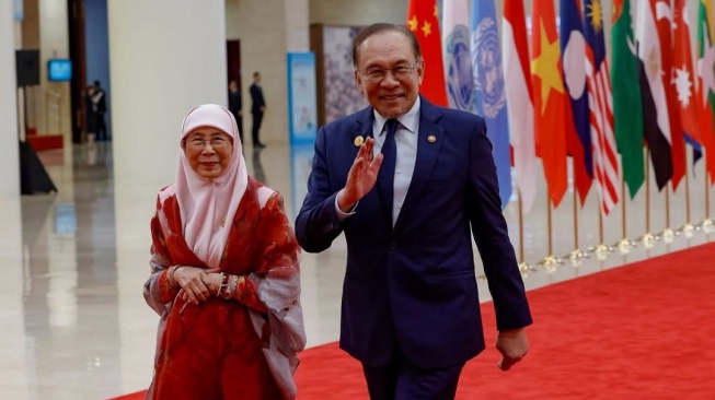 Sikap Dr. Wan Azizah Wan Ismail saat bertemu dengan Presiden China, Xi Jinping (Instagram)
