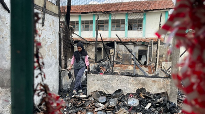 Saat Api Melalap Asrama Polsek Serpong, Sri Kartini Selamatkan 'Harta' Paling Berharga