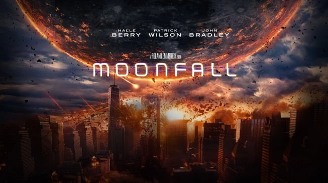 Moonfall: Ketika Bulan Menghantam Bumi dan Teori Konspirasi Terbukti, Malam Ini di Trans TV