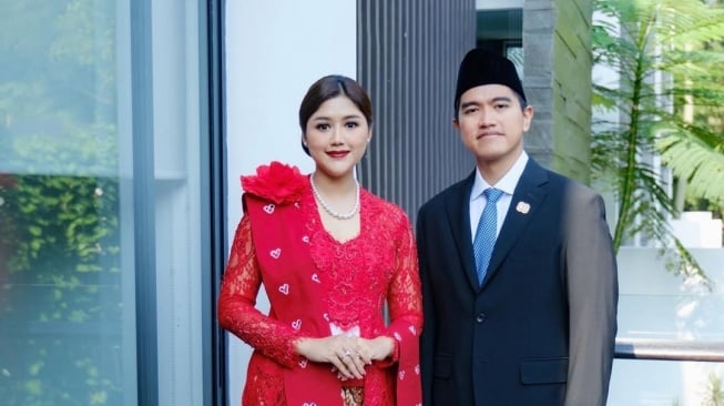 Kenapa Erina Gudono Dihujat Netizen? Viral Soal Pink Brave Green Hero