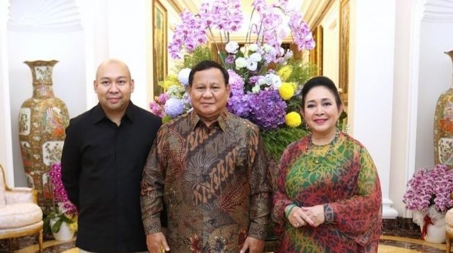 Prabowo Subianto bersama Didit Prasetyo dan Titiek Soeharto (Instagram/@titieksoeharto)