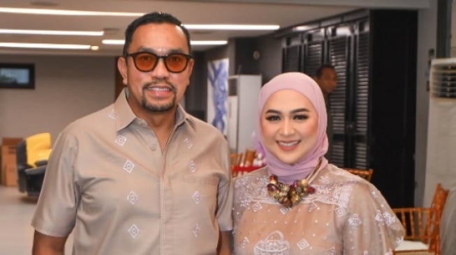 Benarkah Feby Belinda Istri Pertama Ahmad Sahroni?