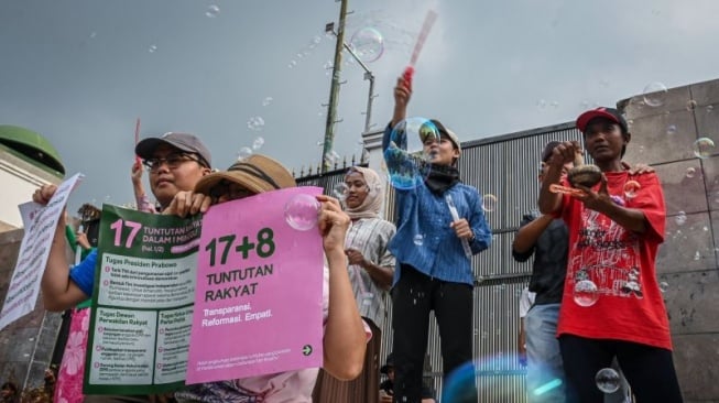 Mengenal Tuntutan 17+8 yang Sukses Bikin DPR Pangkas Fasilitas Mewah