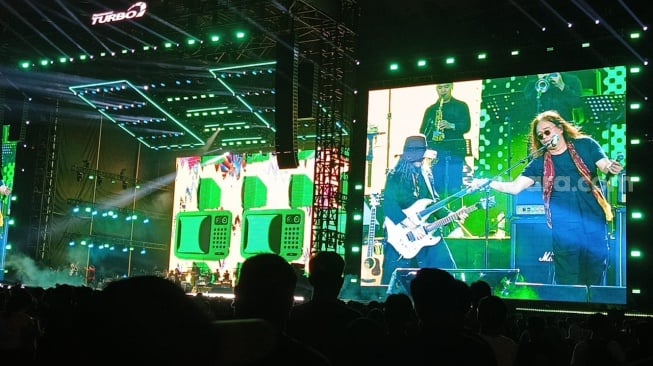 Tak Ada di Poster, Ahmad Dhani Sembunyikan Bintang Tamu Spesial di Konser Dewa 19 All Star