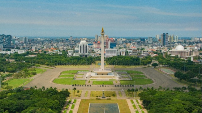 Jelang Hari Buruh, Jukir Liar dan PKL di Monas Jadi Target Penertiban