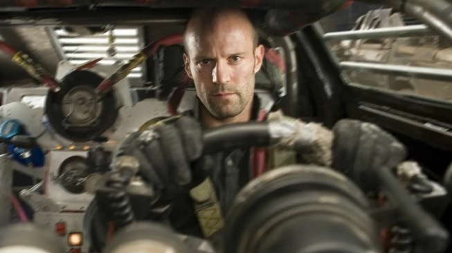 Film Death Race yang dibintangi Jason Statham akan tayang Senin (8/9/2025) malam ini pukul 21.00 WIB di Trans TV. [YouTube]
