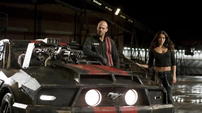 Film Death Race yang dibintangi Jason Statham akan tayang Senin (8/9/2025) malam ini pukul 21.00 WIB di Trans TV. [YouTube]