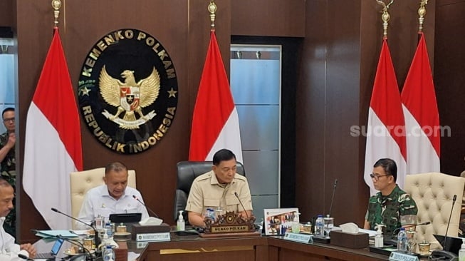 Menhan Sjafrie Sjamsoeddin Resmi Rangkap Menkopolkam Ad Interim, Langsung Ambil Komando