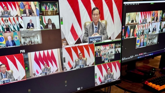 Presiden Prabowo Subianto menghadiri BRICS Leaders Virtual Meeting, Senin (8/9/2025). [Cahyo - Biro Pers Sekretariat Presiden] 