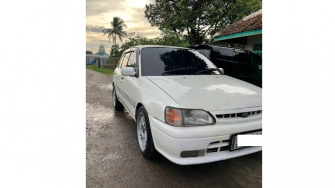 Toyota Starlet. (OLX)