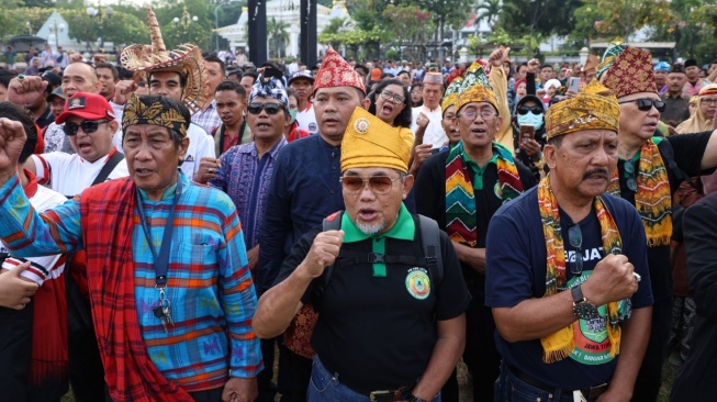 Warga dari berbagai komunitas ikut serta dalam "Jogo Suroboyo, Jogo Indonesia". (Dok: Pemkot Surabaya)