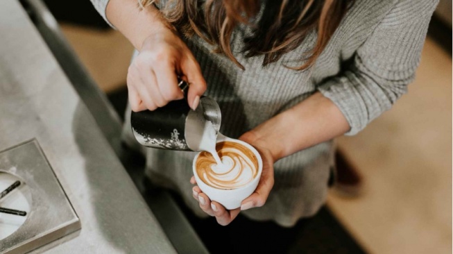 Kopinya Mahal, Tapi Gaji Barista Tetap Pas-pasan