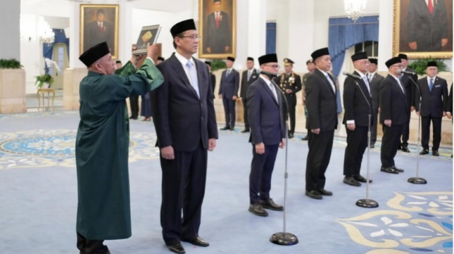 Reshuffle dan Hilangnya Ruang untuk Teknokrat