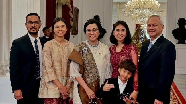 Potret Sri Mulyani dan keluarga (Instagram/smindrawati)