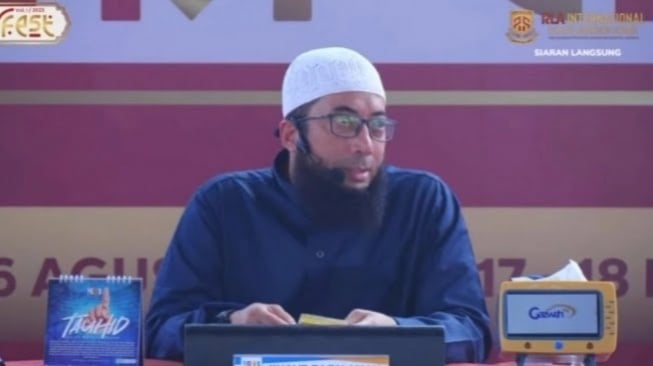 Mengapa Ustaz Khalid Basalamah Dipanggil KPK?