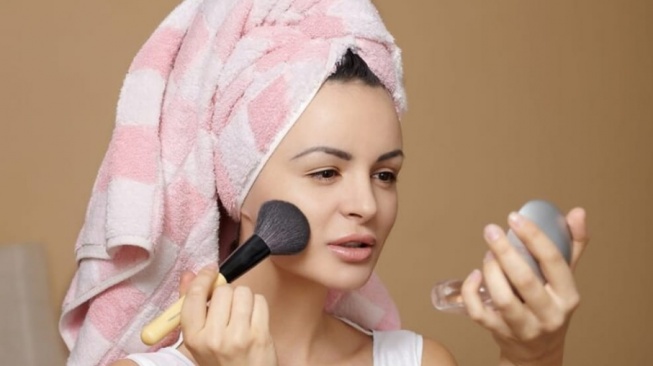 5 Rekomendasi Bedak Ringan untuk Sehari-hari, Wajah Auto Nampak Segar dan Flawless