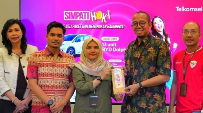 Telkomsel Bagikan Grand Prize SIMPATI HOKI Rayakan Hari Pelanggan Nasional: 13 Unit BYD Dolphin
