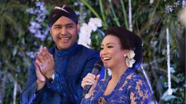 Potret Rahayu Saraswati dan suami Harwendro Adityo Dewanto (Instagram/herwandro)