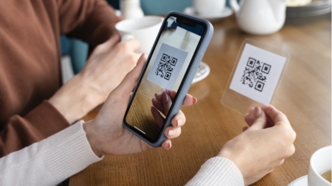 Gen Z dan Dompet Kosong? Mengungkap Gaya Hidup Cashless dan Wi-Fi Only yang Bikin Geleng Kepala