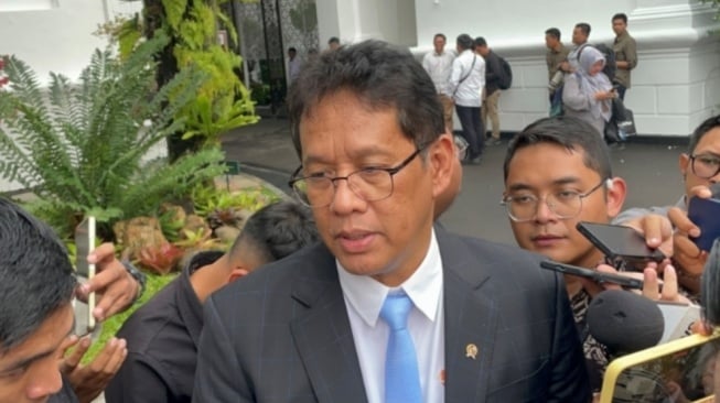 Kecedasan Menkeu Purbaya disandingkan dengan BJ Habibie. [Suara.com/Novian]