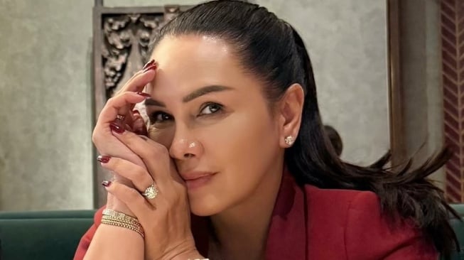Dituding Makan Bareng Jaksa Nikita Mirzani, Klarifikasi Fitri Salhuteru Malah Bikin Panas