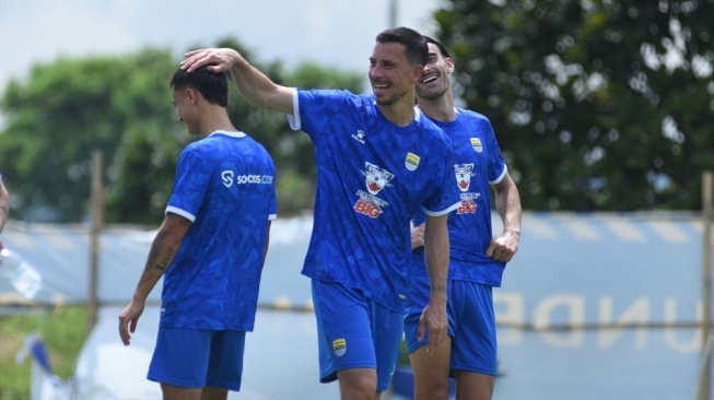 Eliani Reijnders dan Thom Haye. (Dok. Persib Bandung)