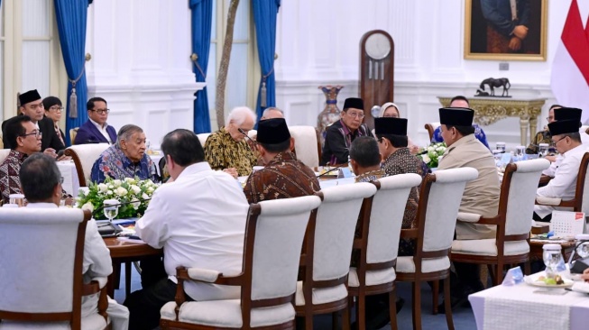 Presiden Prabowo Subianto bertemu dengan para tokoh Gerakan Nurani Bangsa (GNB) di Istana Kepresidenan Jakarta, Kamis (11/9/2025). [Muchlis Jr - Biro Pers Sekretariat Presiden]