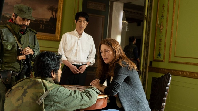 Film Bel Canto yang dibintangi Ken Watanabe dan Julianne Moore akan tayang Jumat (12/9/2025) malam ini pukul 23.00 WIB di Trans TV. [YouTube]
