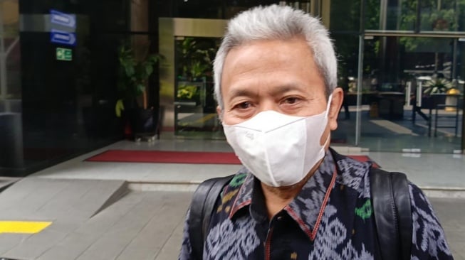 Dicecar KPK soal SK Korupsi Haji, Eks Sekjen Kemenag 'Lempar Bola' ke Dirjen PHU