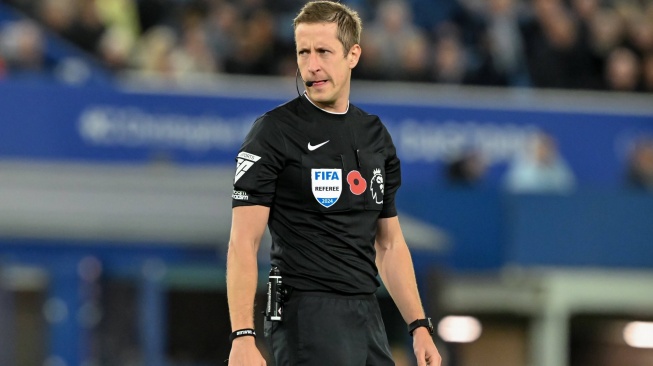 John Brooks wasit VAR di laga Manchester City vs Manchester United Etihad Stadium, Minggu (14/9/2025).[Instagram]