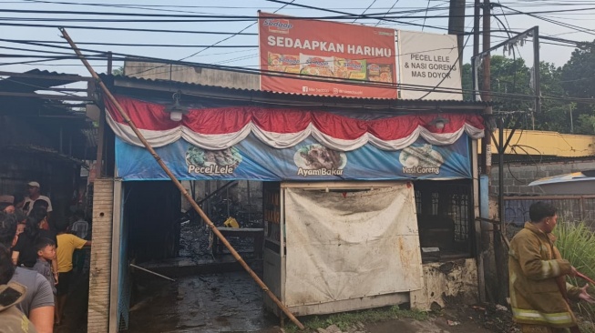 Dibakar Hidup-Hidup! Tragedi Mengerikan yang Terungkap dari Rekaman CCTV Sebuah Ruko di Ciangsana