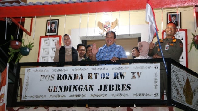 Irjen Kemendagri Monitor Langsung Pelaksanaan Siskamling di Surakarta